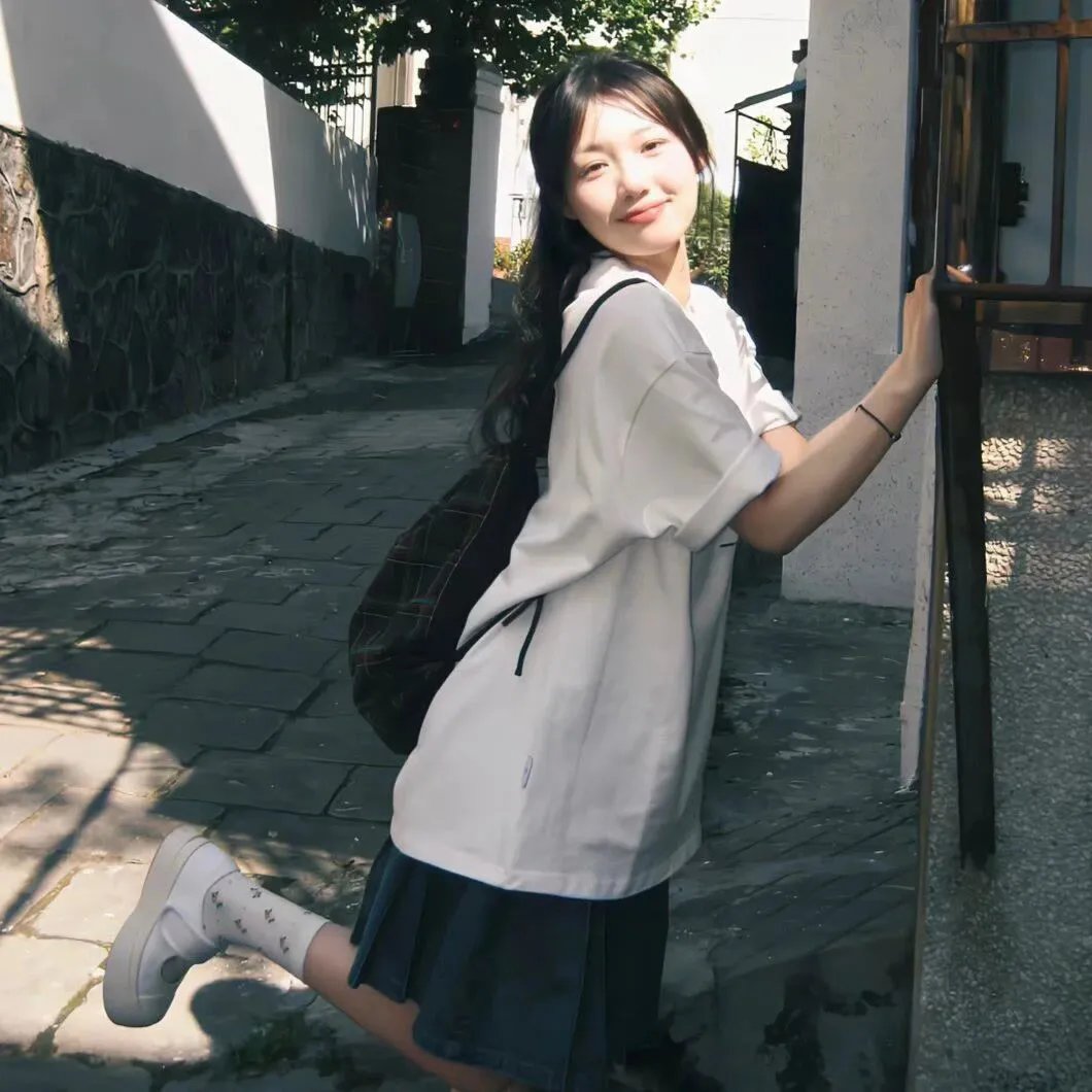 不再托腮遐思